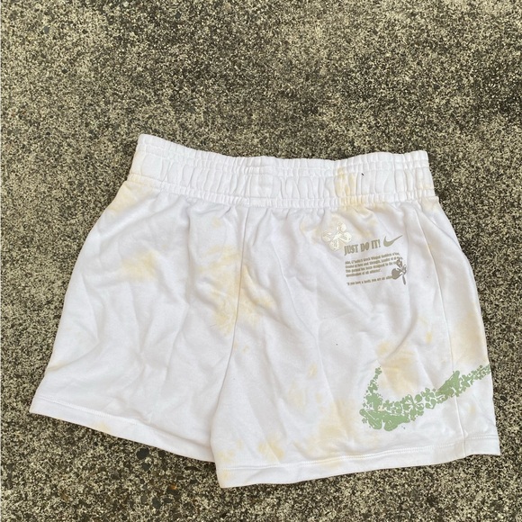 Nike Women’s Recreation Club Shorts Size Large - Picture 4 of 4